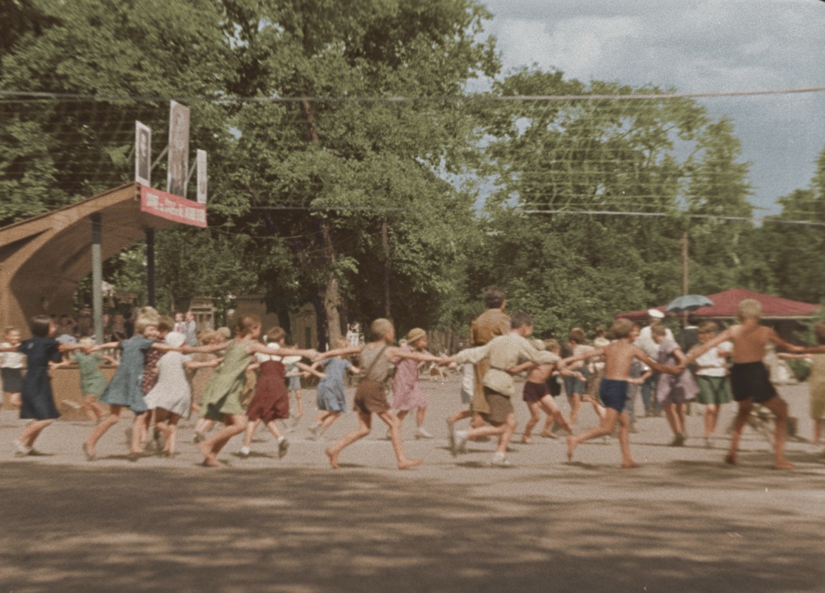Кадры из Подкидыш (1940)