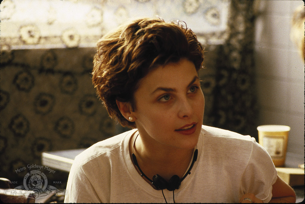 Кадры из Кровные узы (1989)