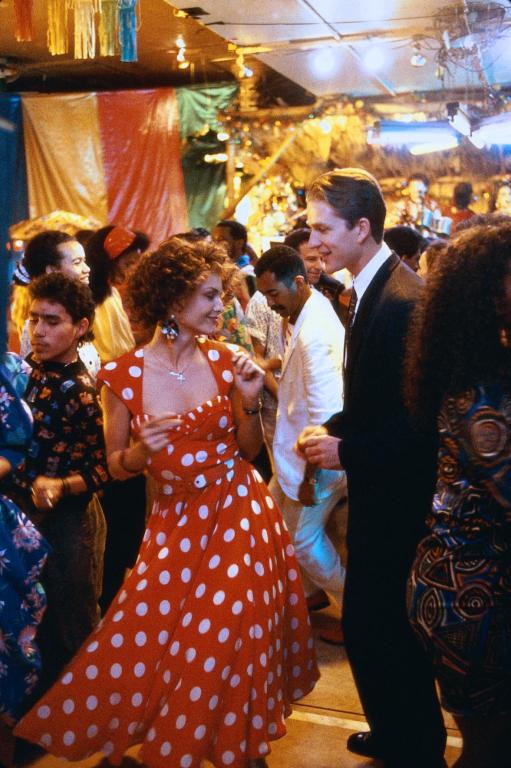 Кадры из Замужем за мафией (1988)