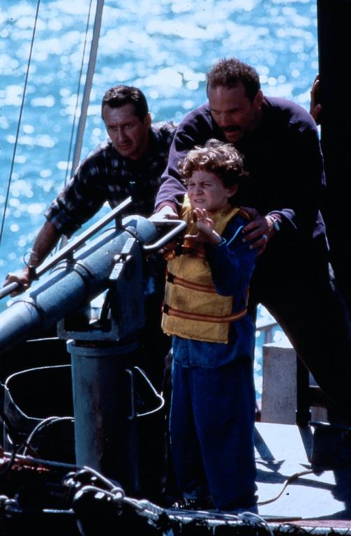 Кадры из Освободите Вилли 3: Спасение (1997)