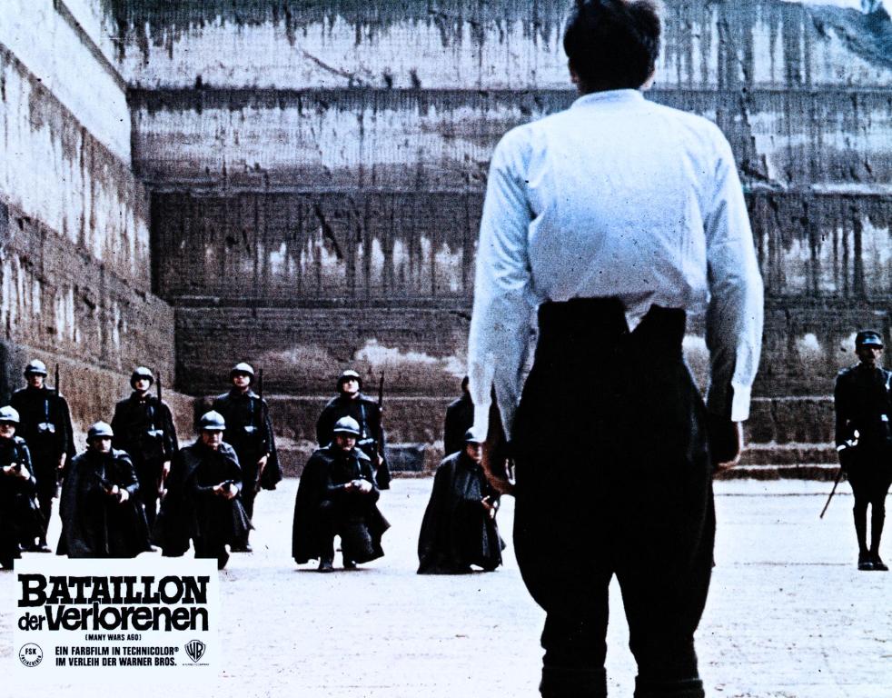 Кадры из Люди против (1970)