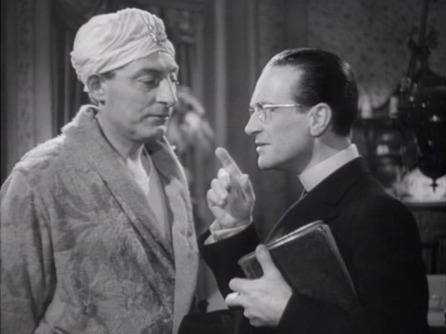 Кадры из Убийца живет в доме... №21 (1942)