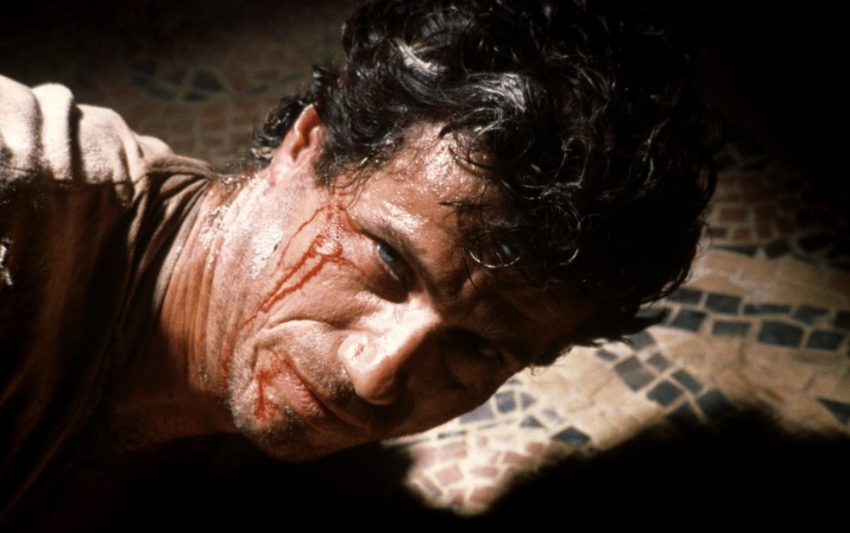 Кадры из Седьмое знамение (1988)