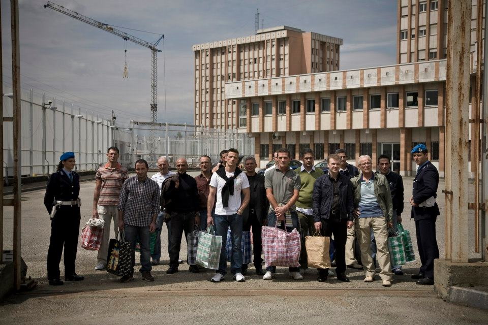 Кадры из Все свободны (2009)