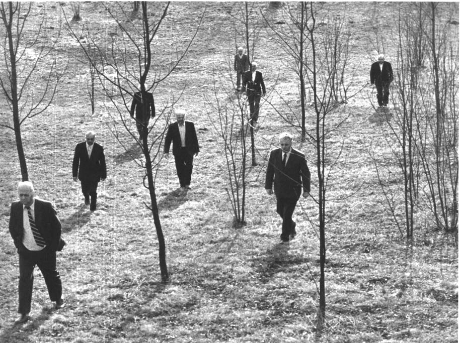 Кадры из Папа, умер Дед Мороз (1992)