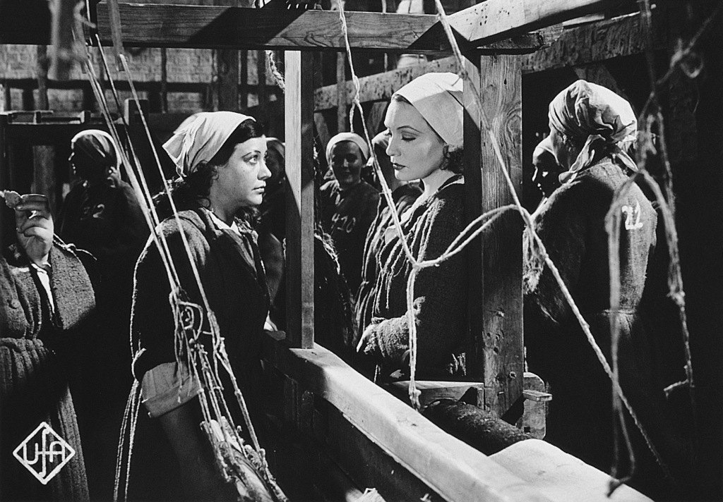 Кадры из К новым берегам (1937)