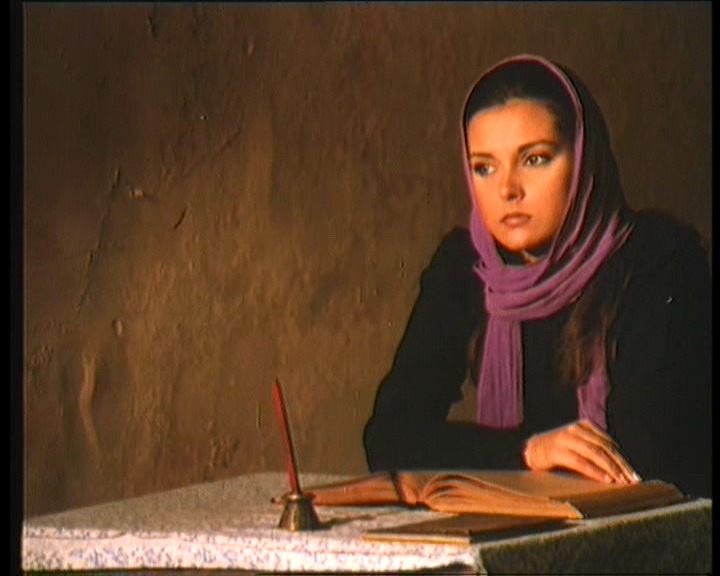 Кадры из Королёк — птичка певчая (1986)