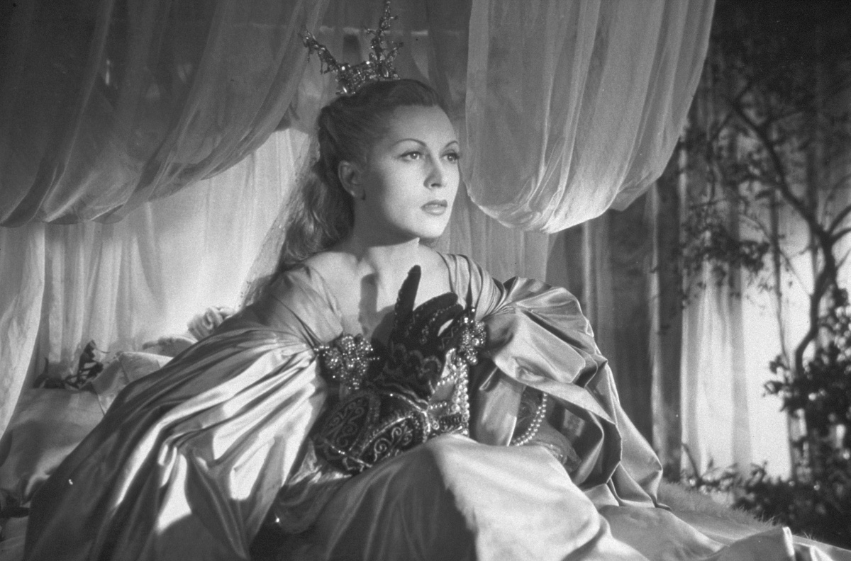 Кадры из Красавица и чудовище (1946)