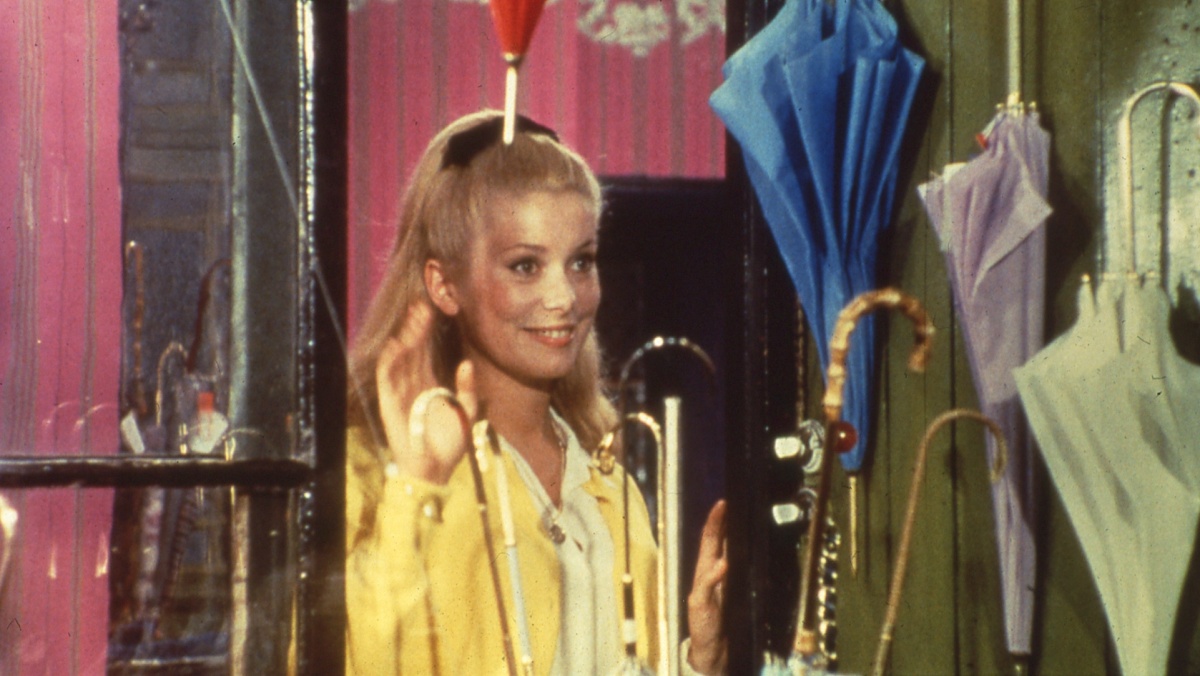Кадры из Шербурские зонтики (1964)