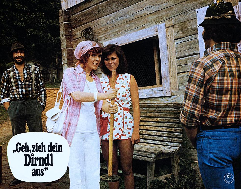 Кадры из А ну-ка, девочка, разденься! (1973)