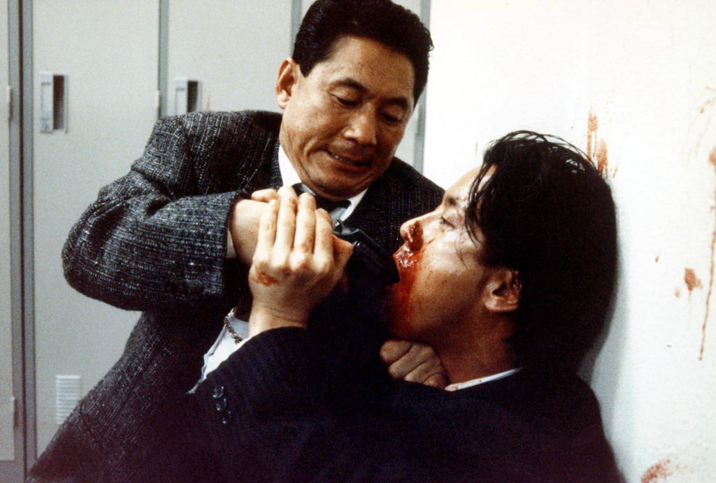 Кадры из Жестокий полицейский (1989)