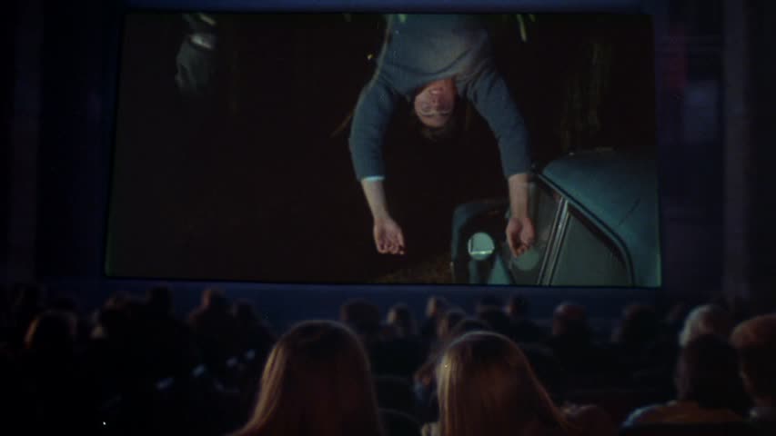 Кадры из Он знает, что вы одни (1980)