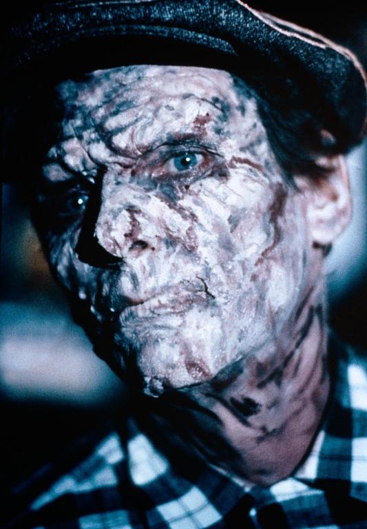 Кадры из Возвращение в Салем (1988)
