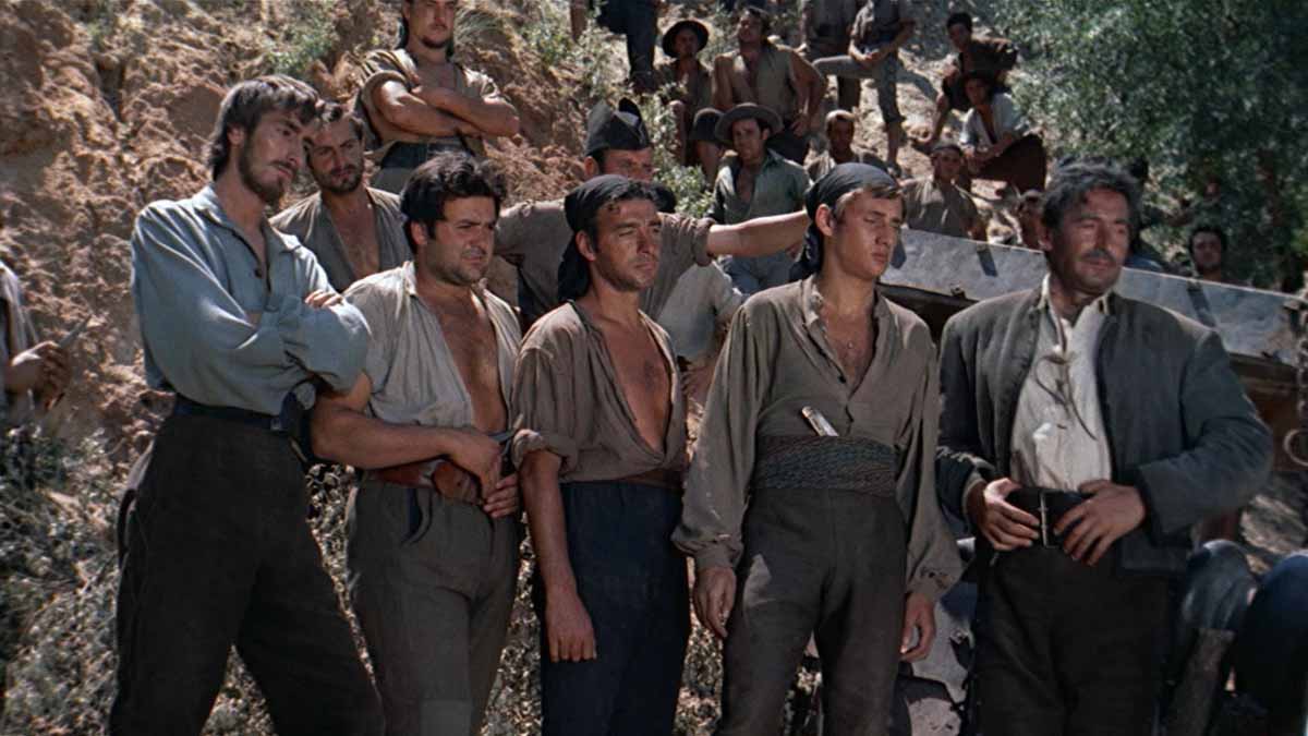Кадры из Гордость и страсть (1957)
