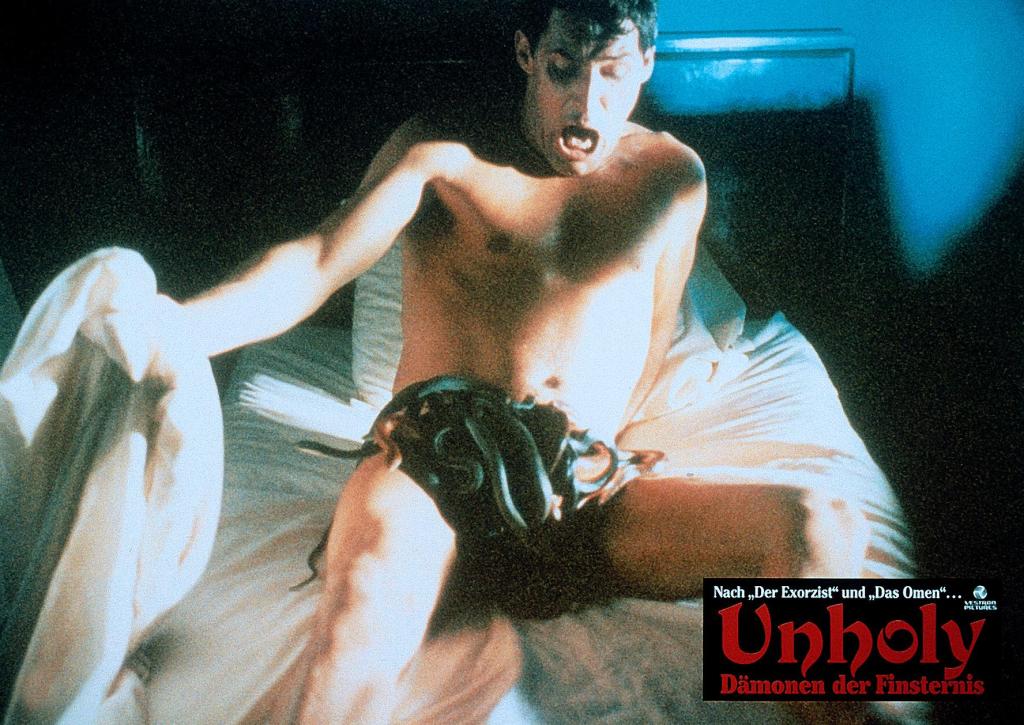 Кадры из Слуга дьявола (1988)