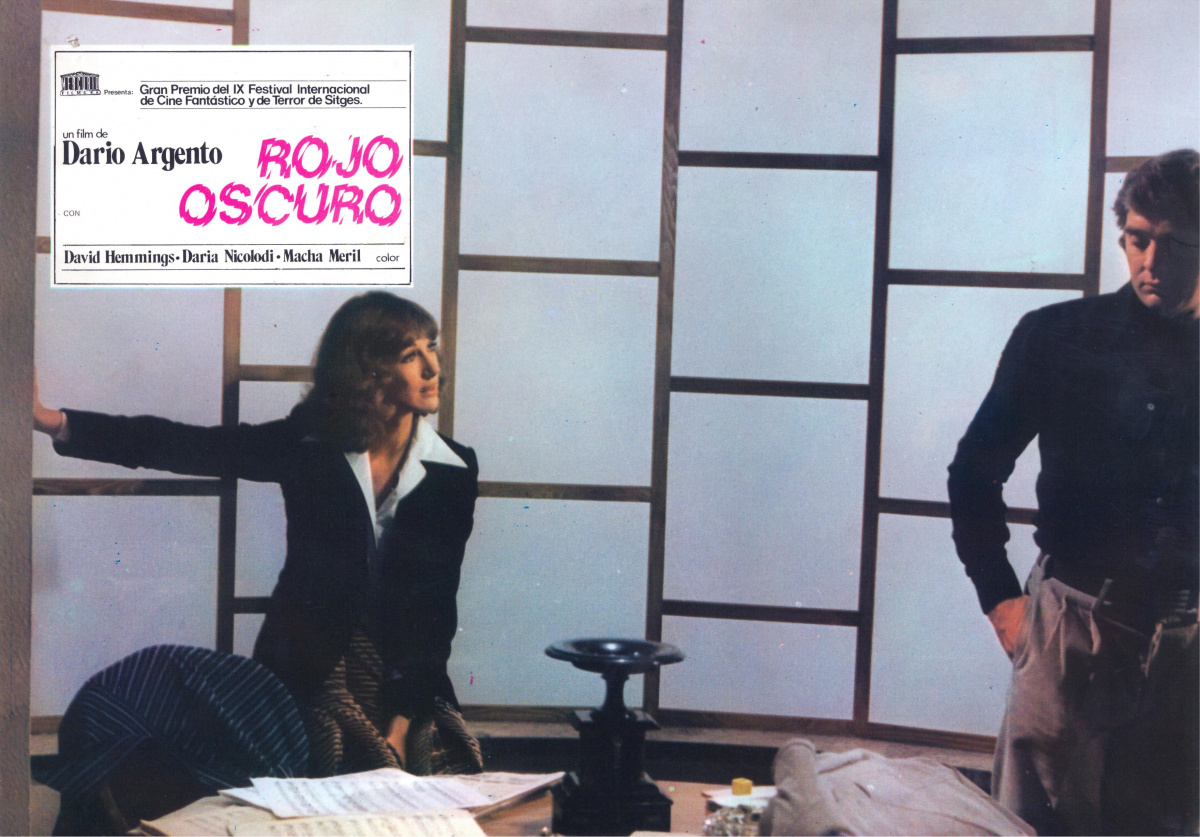 Кадры из Кроваво-красное (1975)