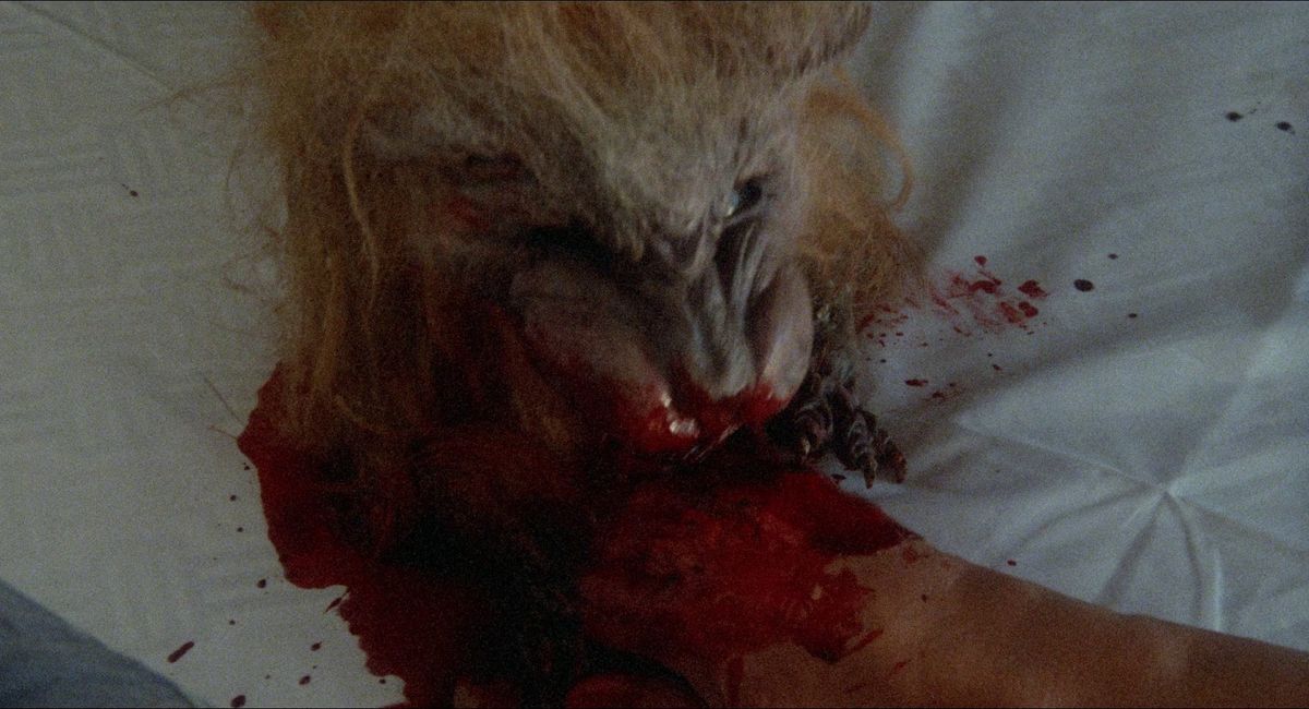 Кадры из Незваный (1988)