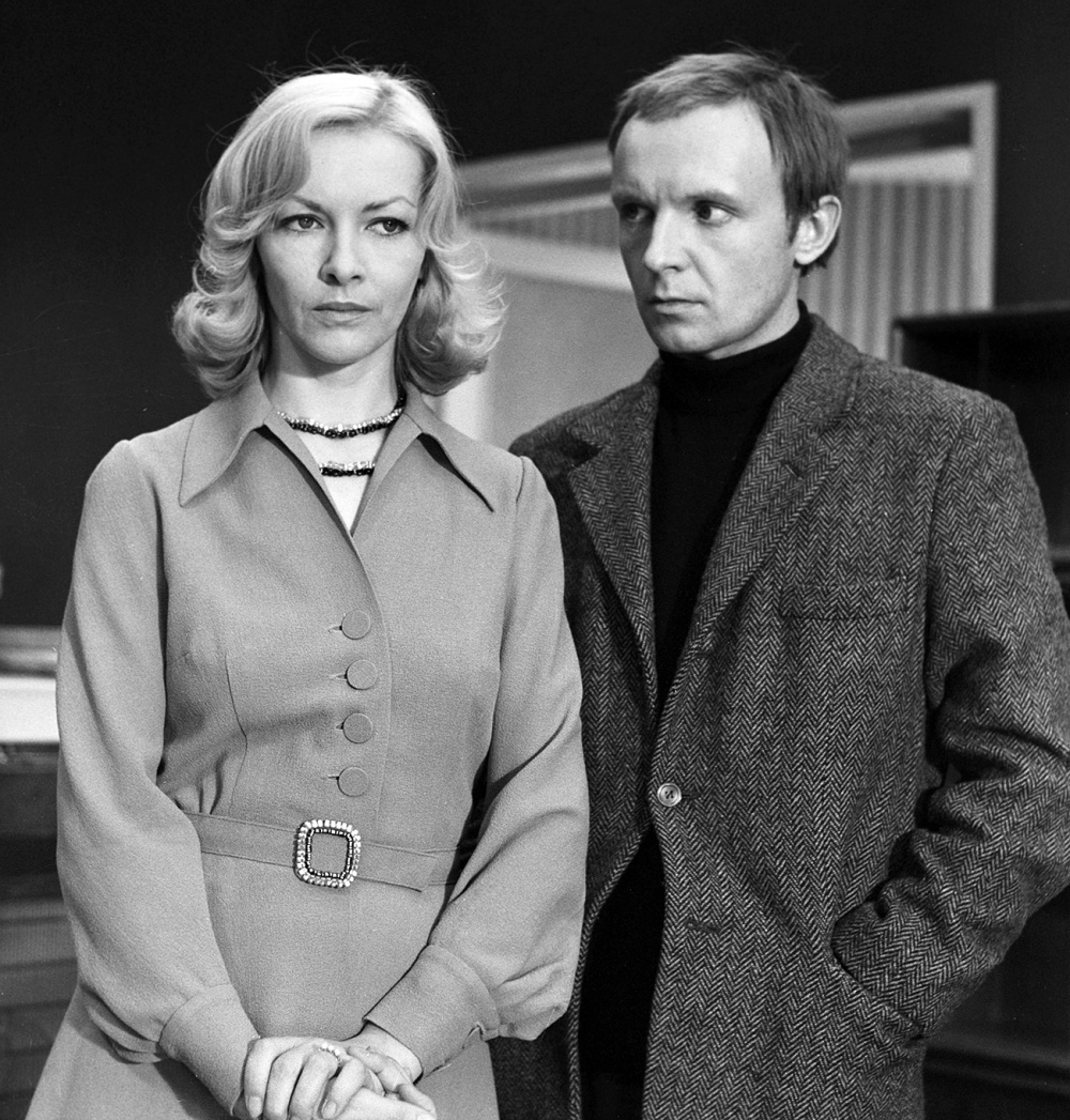 Кадры из Ирония судьбы, или С легким паром! (1975)