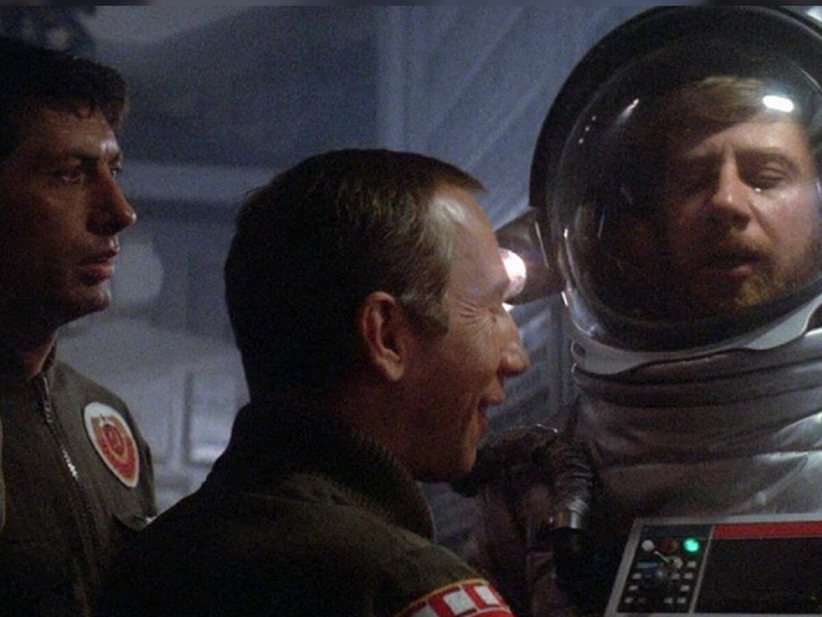Кадры из Космическая одиссея 2010 (1984)