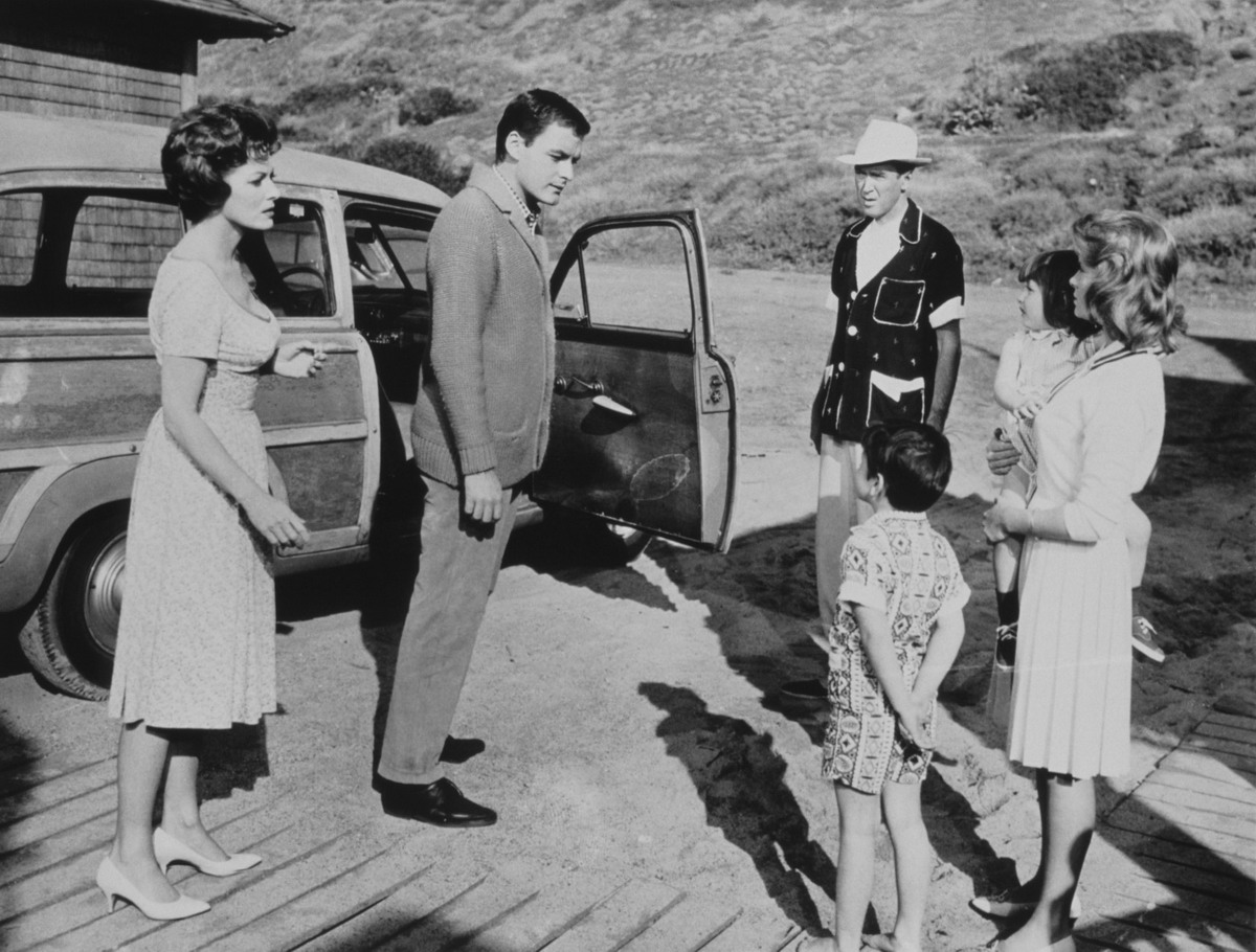Кадры из Мистер Хоббс берет выходной (1962)